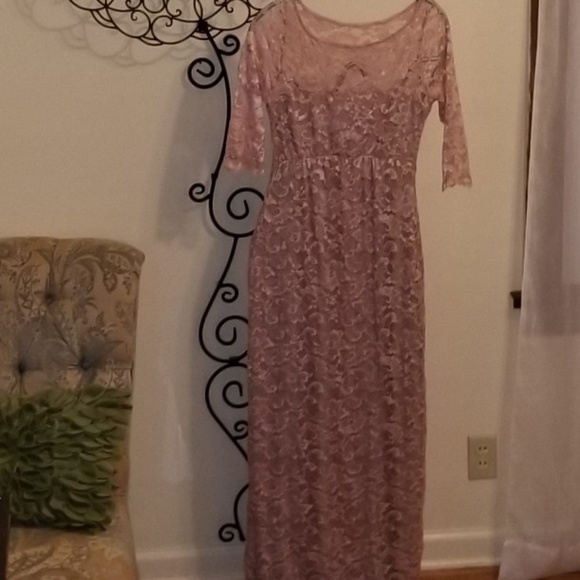 Tiffany Rose Dresses & Skirts - NWOT - Tiffany Rose Lace Maternity Gown